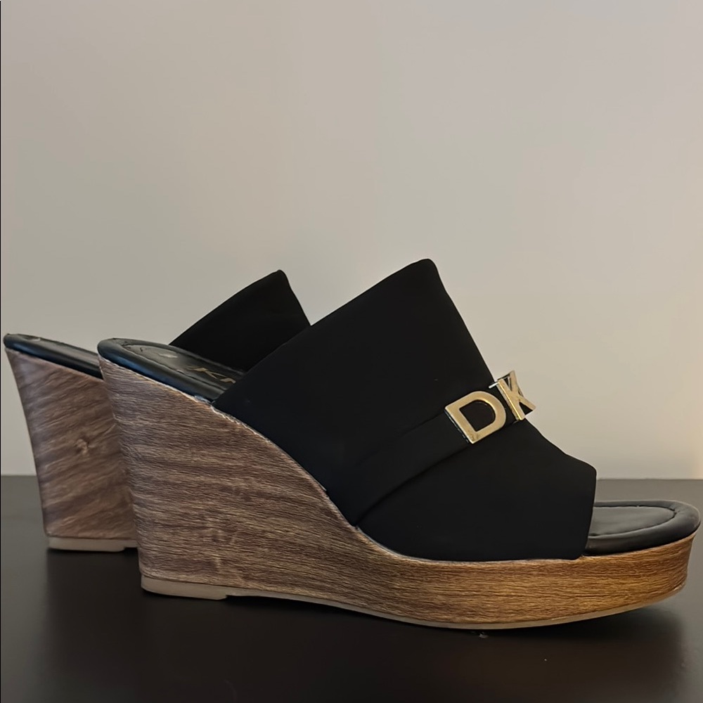 DKNY Black and Tan Wedge Sandals